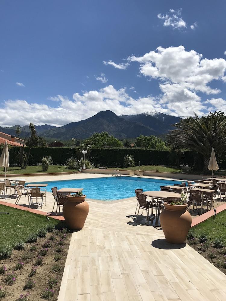 Best Western Le Vauban Prades  Bagian luar foto