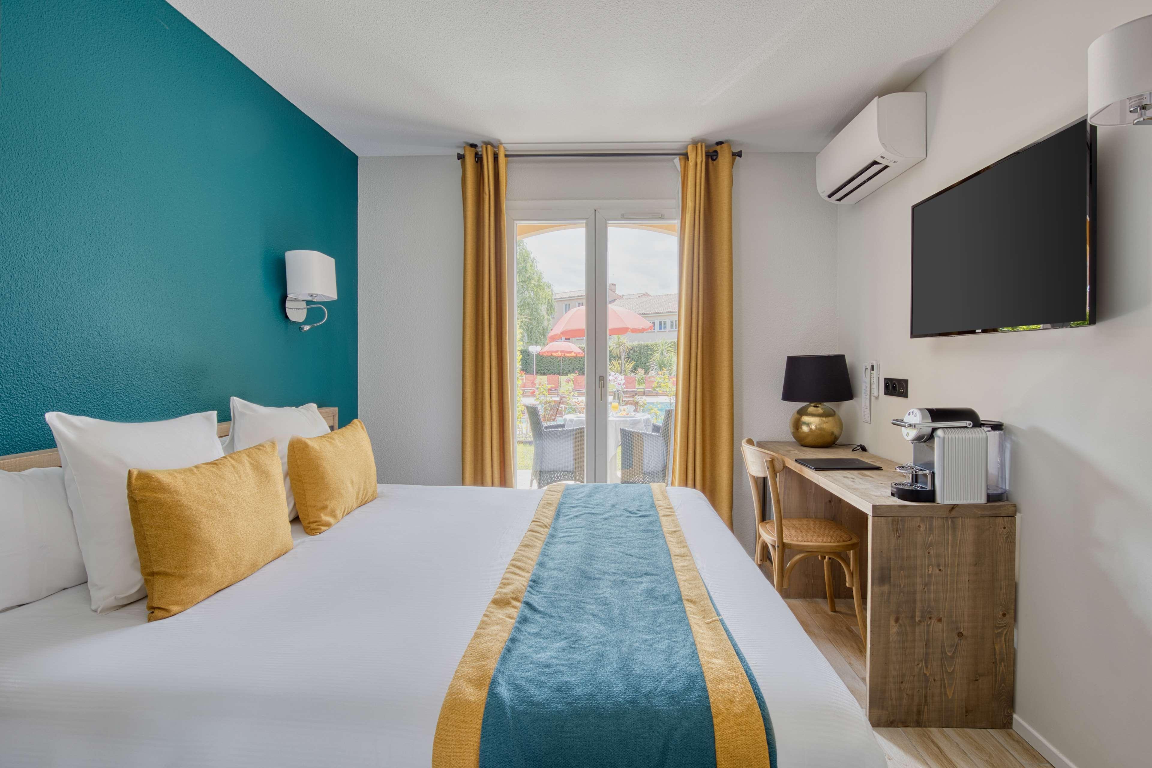 Best Western Le Vauban Prades  Bagian luar foto