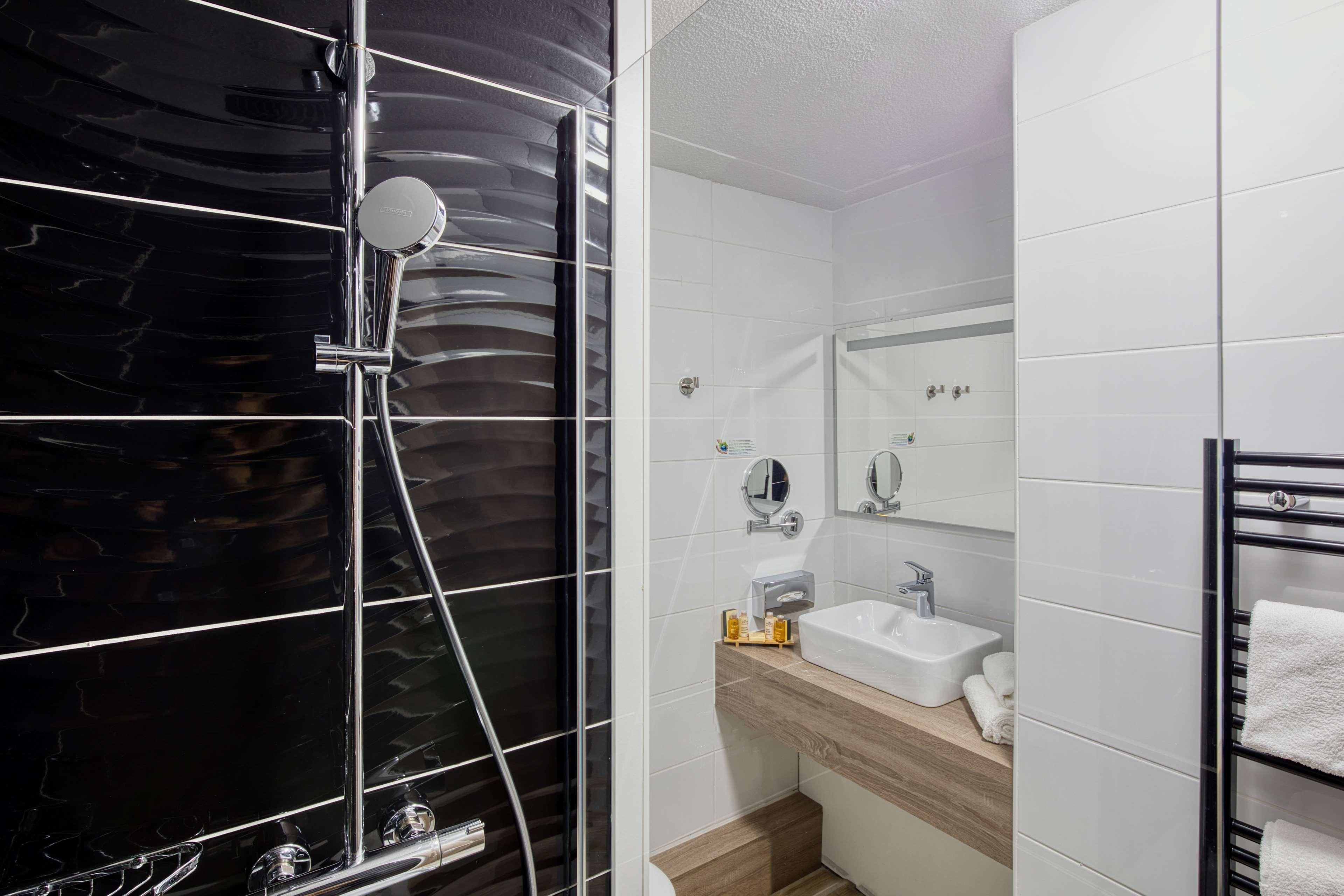 Best Western Le Vauban Prades  Bagian luar foto